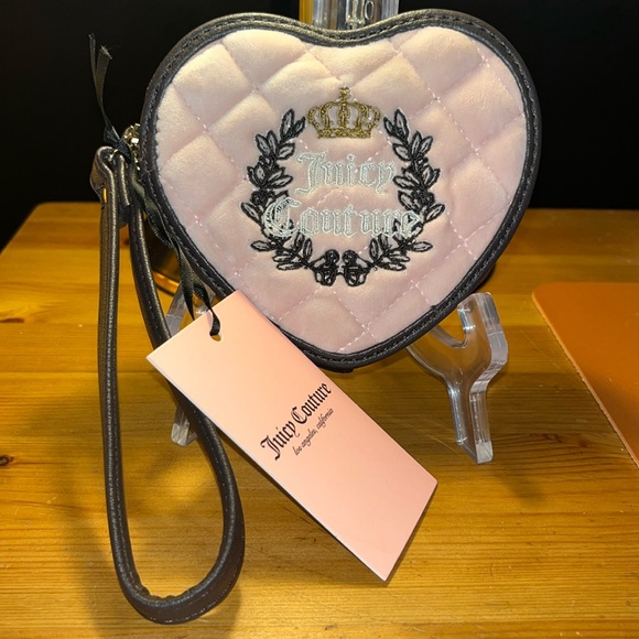 Juicy Couture Pink Heart Wristlet NWT - Picture 1 of 4